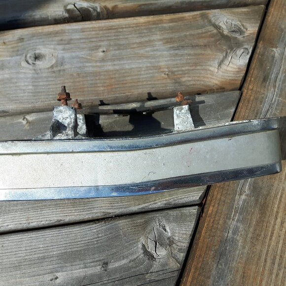 VINTAGE Ford Motor Co. MUSTANG Running Horse Center Grill Heavy Chrome - Picture 4 of 4